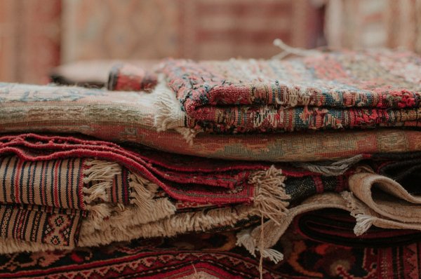 Comment découvrir les traditions du tissage de tapis persans en Iran?